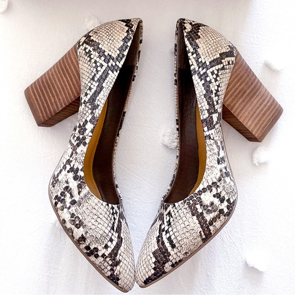 Crown Vintage Pumps - Snake Print - Picture 4 of 4